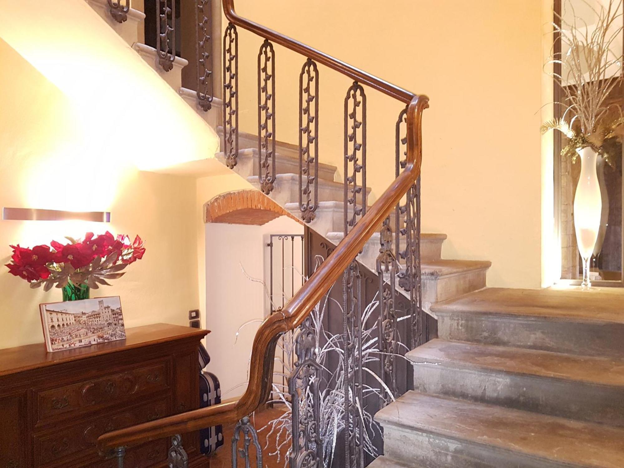 La Corte Del Re Suite & Rooms Arezzo Esterno foto
